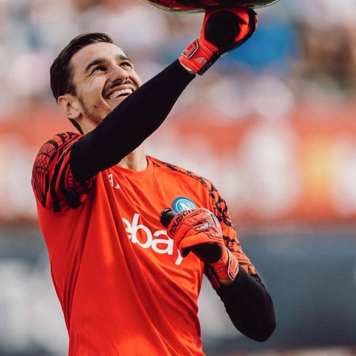 关于那不勒斯球队士气高昂,迎接挑战的信息 关于那不勒斯球队士气高昂,迎接挑战的信息